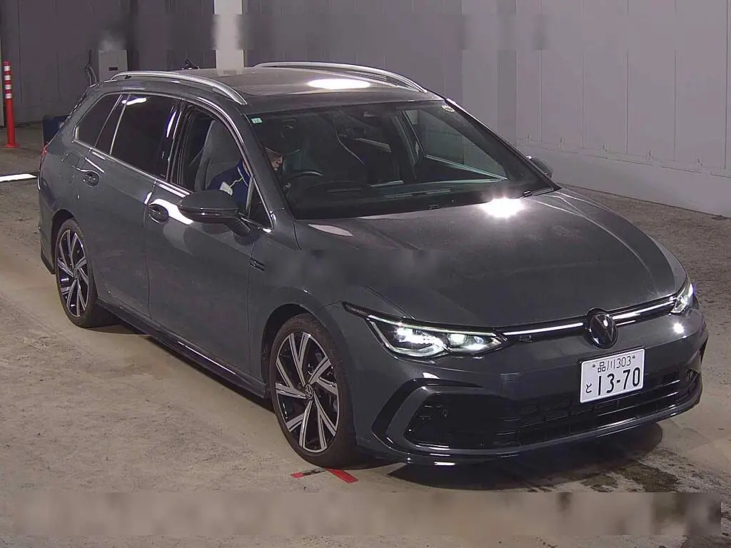 VOLKSWAGEN GOLF VARIANT ETSI R LINE PLATINUM-ED 2023 год, пробег 53 тыс. км для Константина