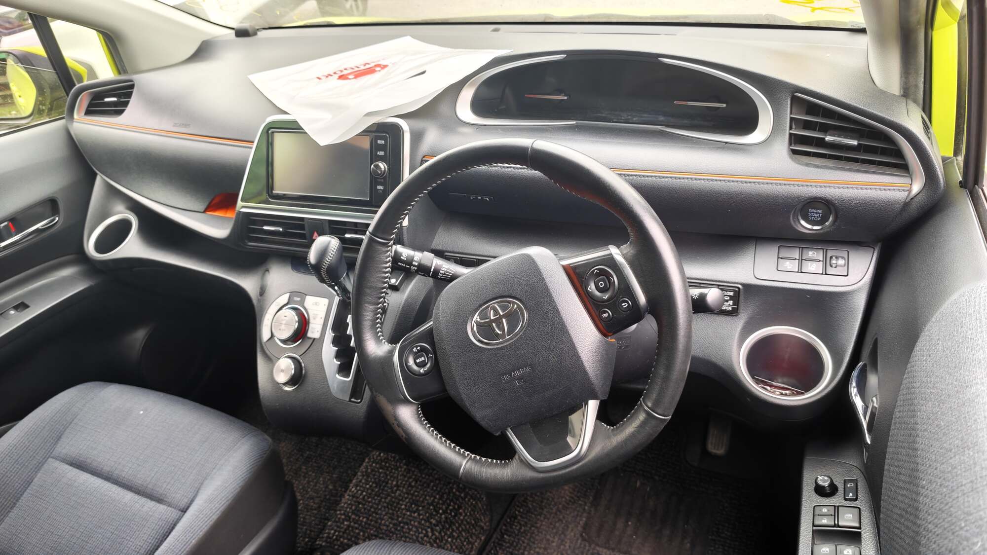 Toyota Sienta