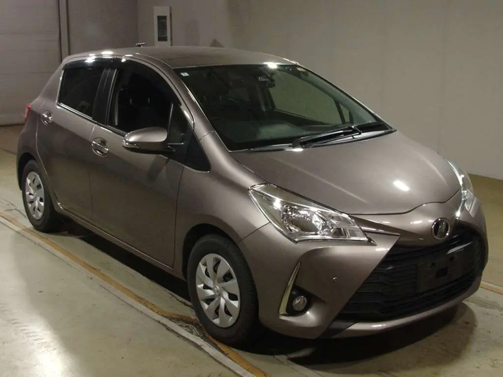 TOYOTA VITZ 2018 год, пробег 26 тыс. км для Анастасии