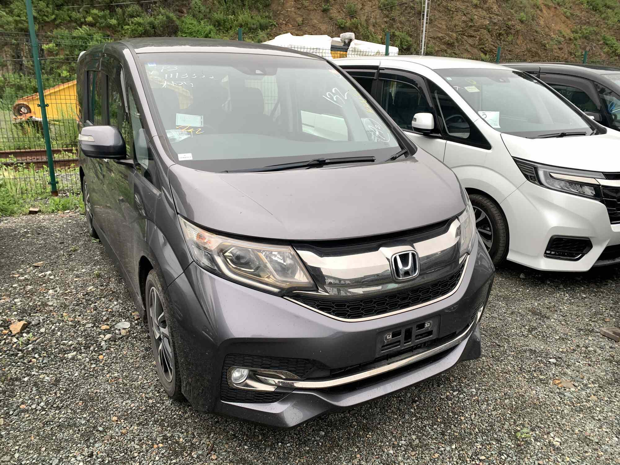 HONDA STEP WAGON 2016 год, пробег 90 тыс. км для Валерия