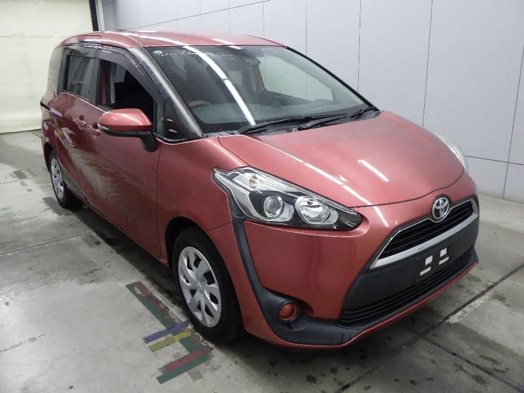TOYOTA SIENTA 2015 год, пробег 96 тыс. км для Татьяны