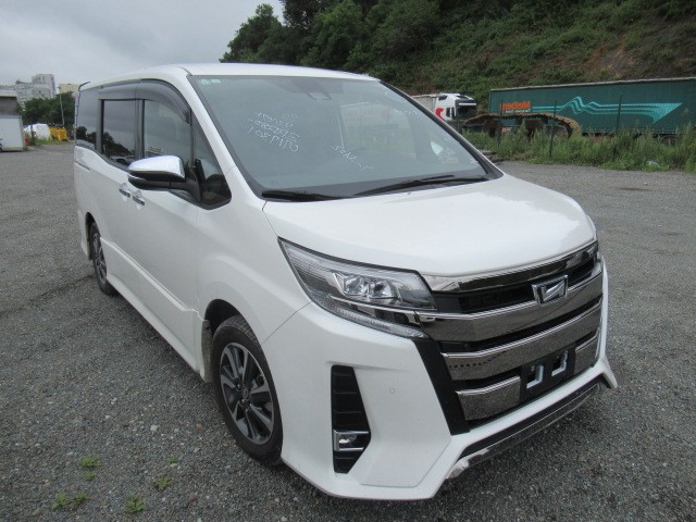 TOYOTA NOAH 2021 год, пробег 17 тыс. км для Александра