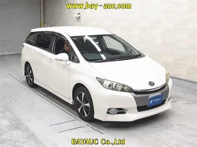 TOYOTA WISH 2013 год, пробег 71 тыс. км для Олега