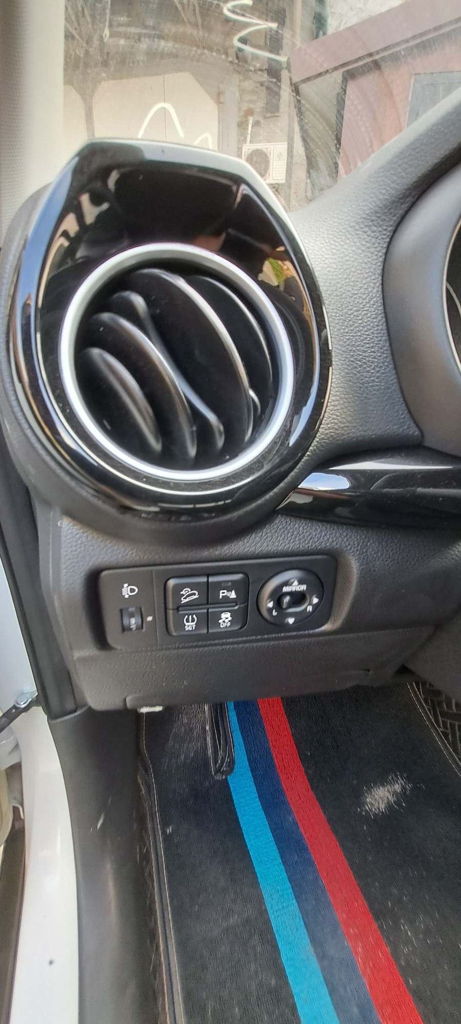 Kia Kx1