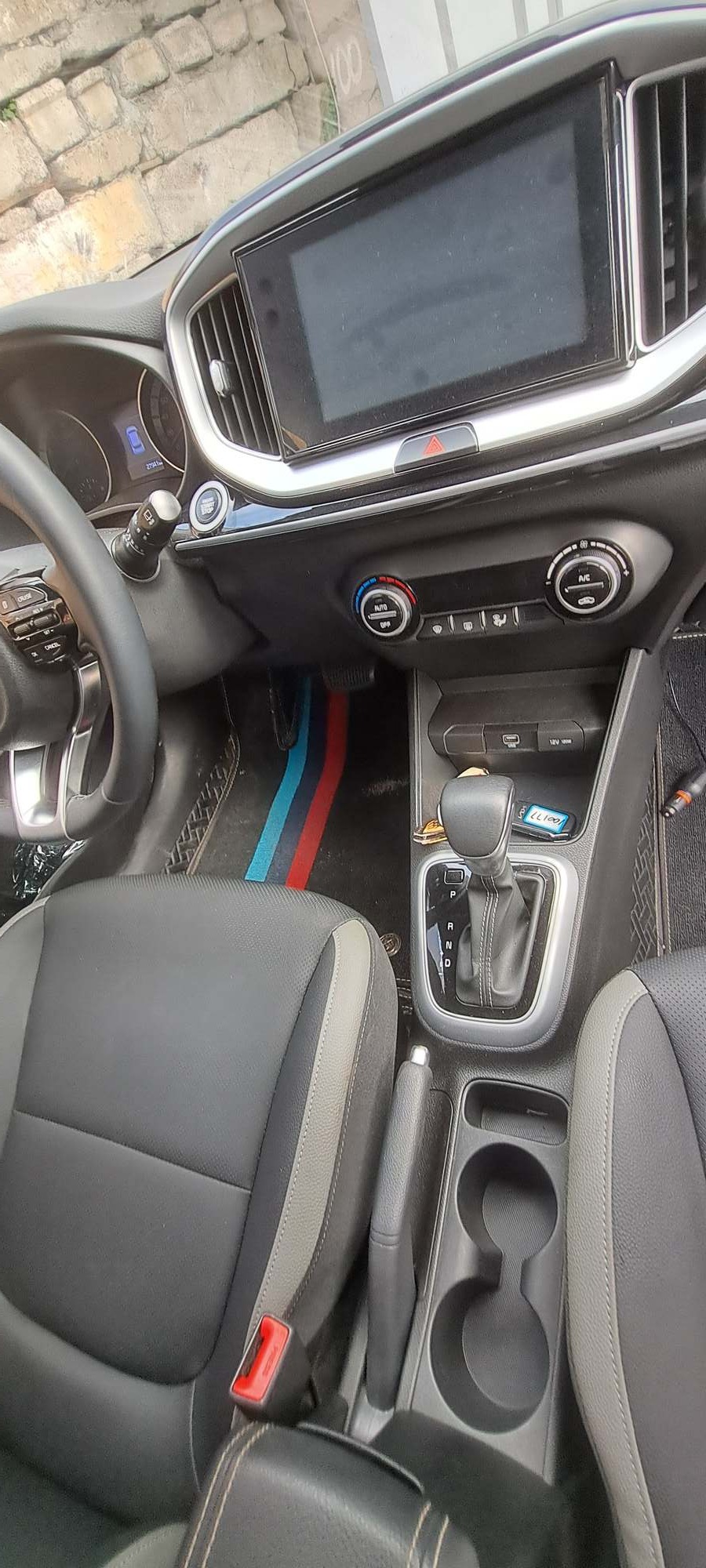 Kia Kx1