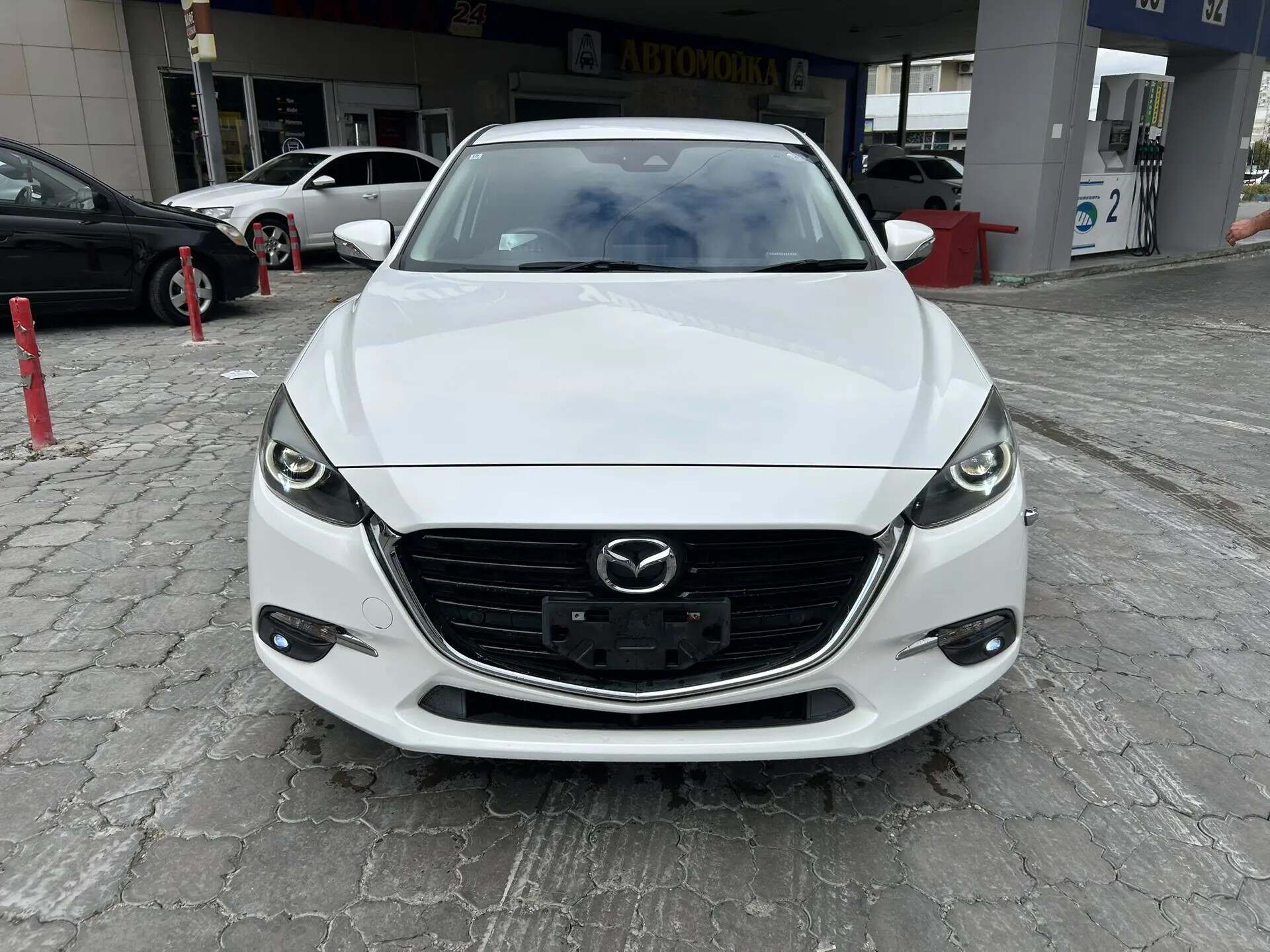 Mazda Axela, 2016