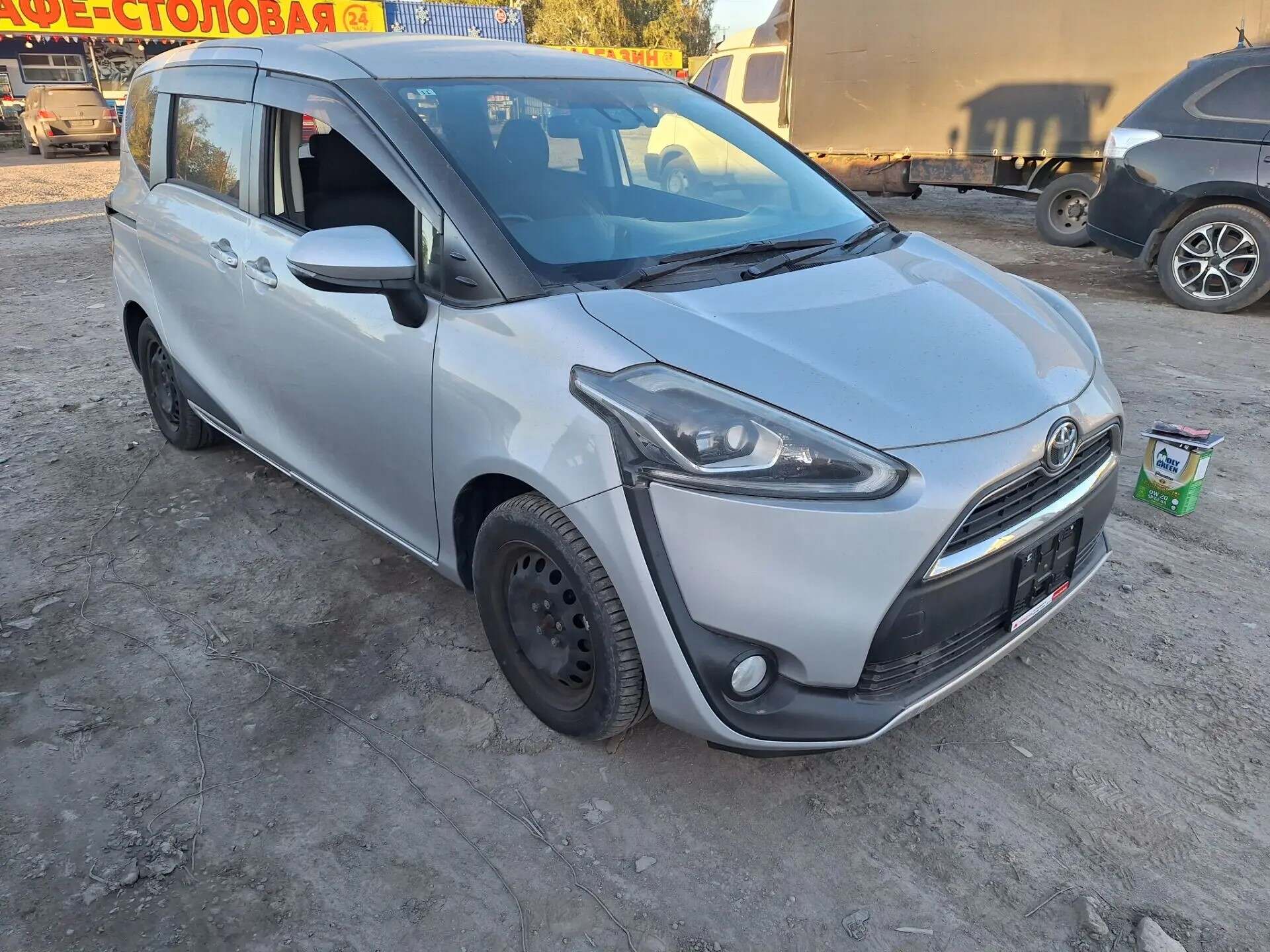 Toyota Sienta