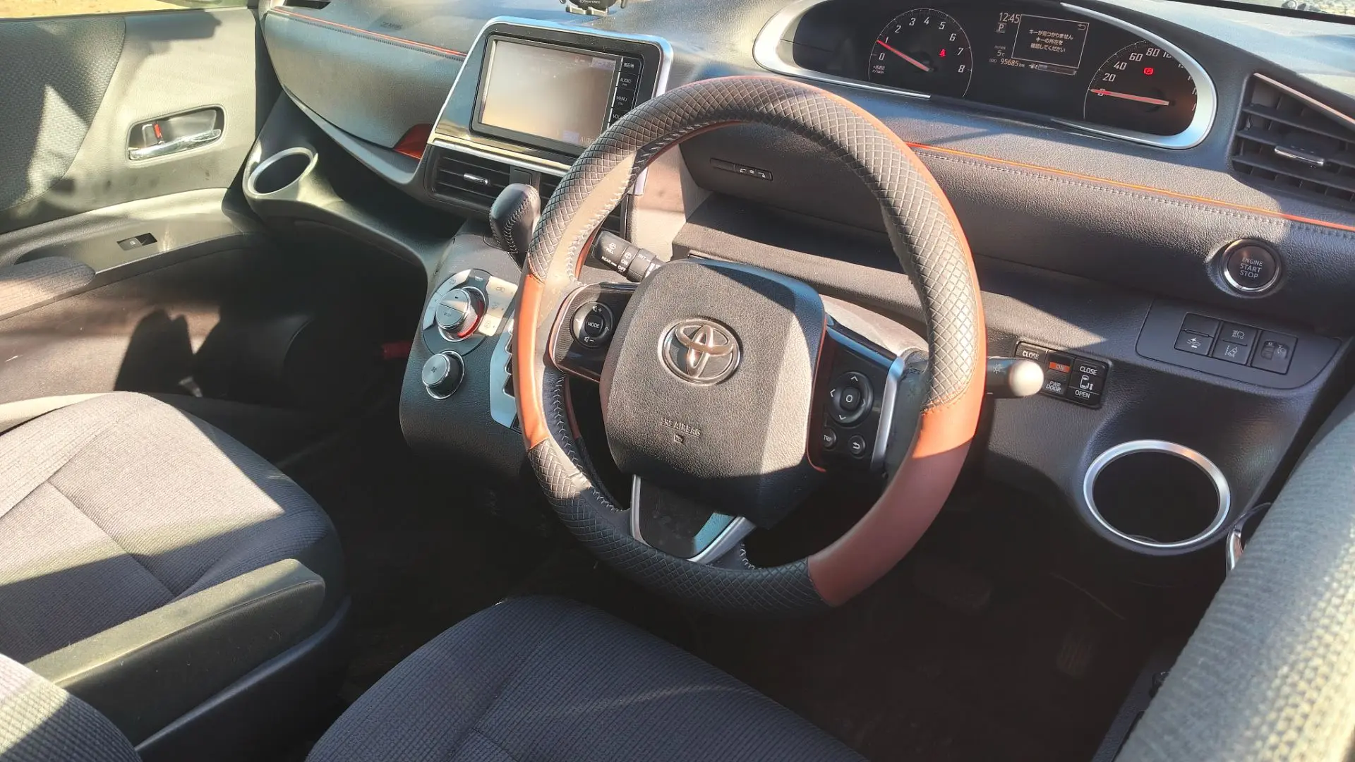 Toyota Sienta