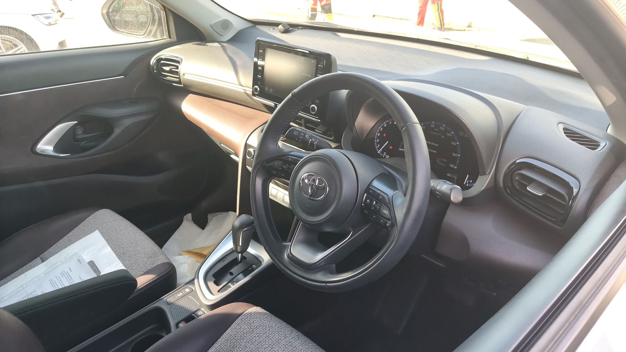 Отзыв о покупке Toyota Yaris Cross из Японии - Валерий, Новосибирская область, 6 октября 2026