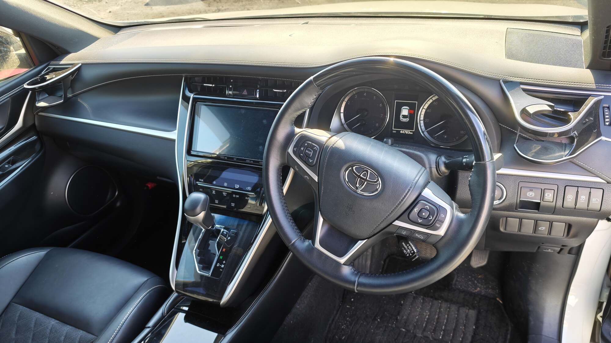 Отзыв о покупке Toyota Harrier из Японии - Константин , Новосибирская область, 13 октября 2026