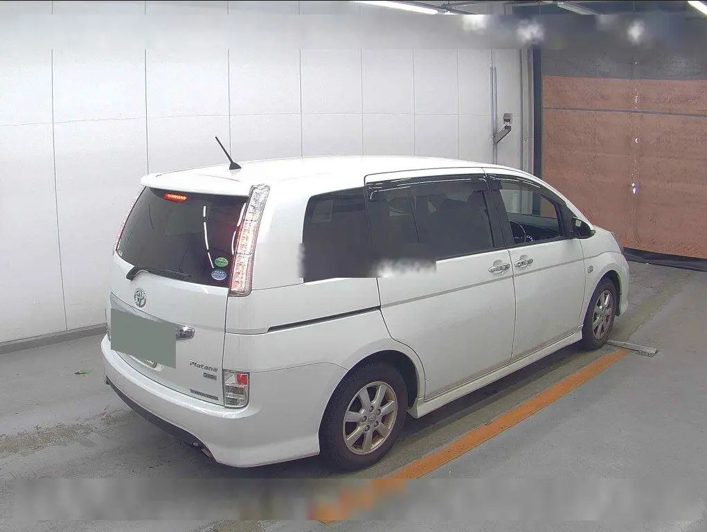 Toyota Isis