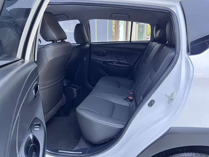 Toyota Yaris l